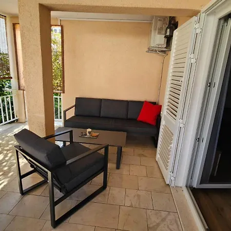Apartment Lejla *
