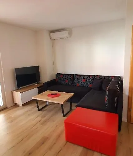 Lejla Apartman *
